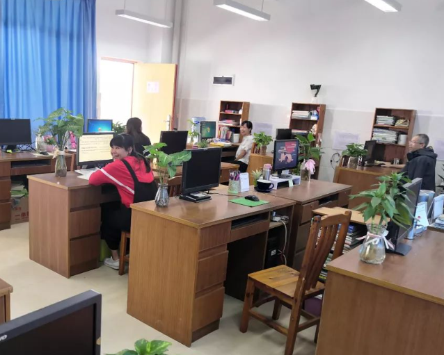 组织学习的陪同者和心灵的陪护者引导学